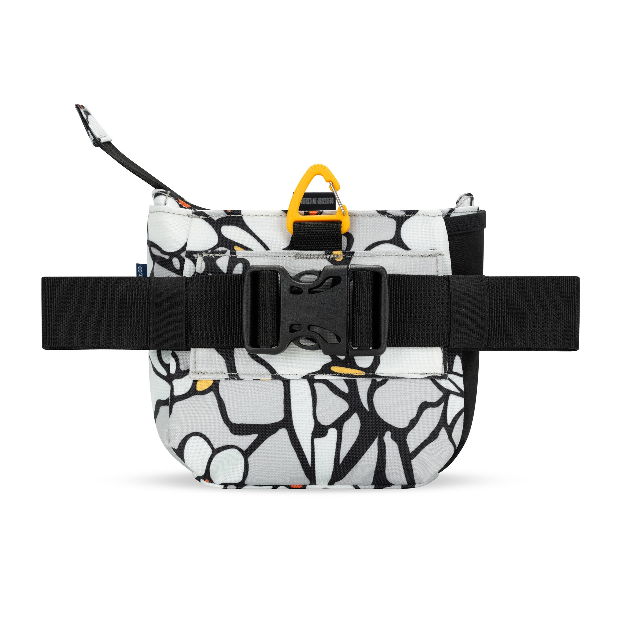 Back view of OllyDog’s Backcountry Day Bag in Magnolia, showcasing the removable belt strap with a plastic buckle. This versatile dog training pouch also includes a convenient clip, making it become one of essential dog walking accessories. #color_magnolia